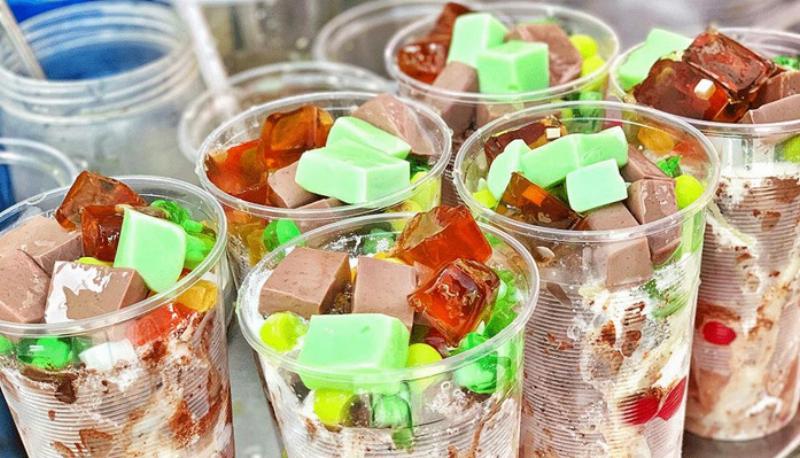 Ly milo dầm đầy ắp topping ngon mắt