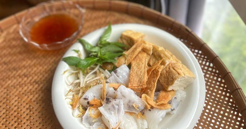 Bánh cuốn chay rau sống