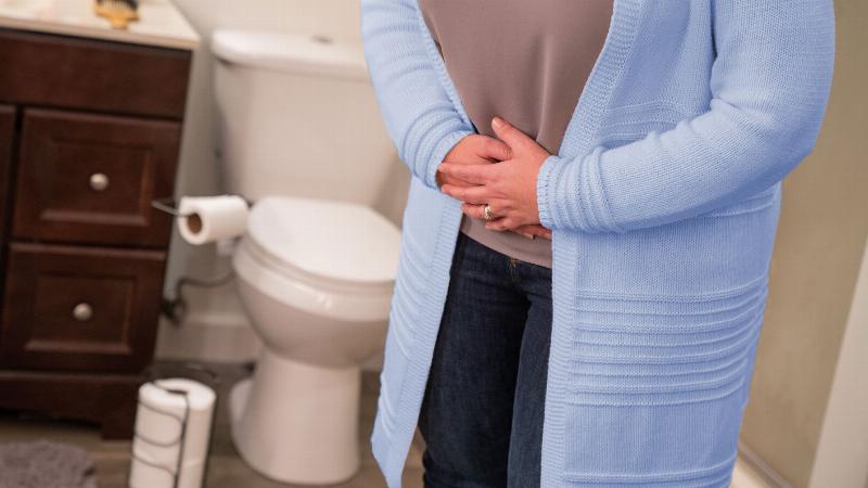 Người bị tiêu chảy do ngộ độc thực phẩm