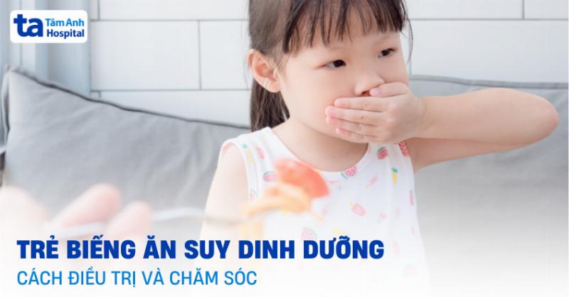 Thăm khám bác sĩ cho bé biếng ăn khó ngủ