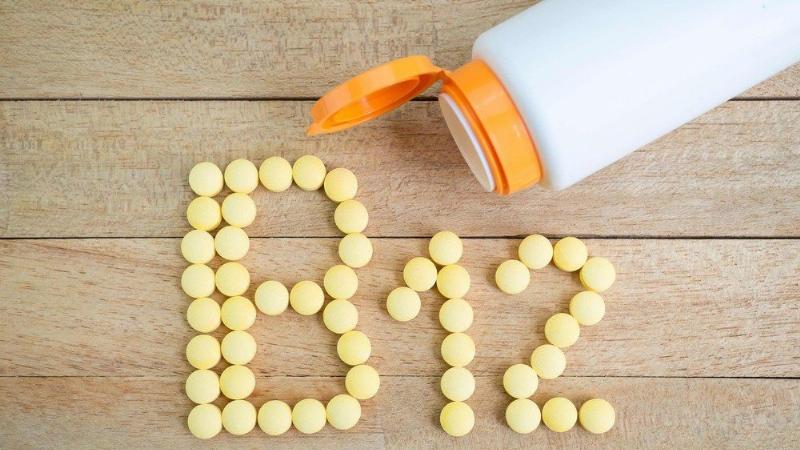 Uống Vitamin B12 vào Buổi Sáng