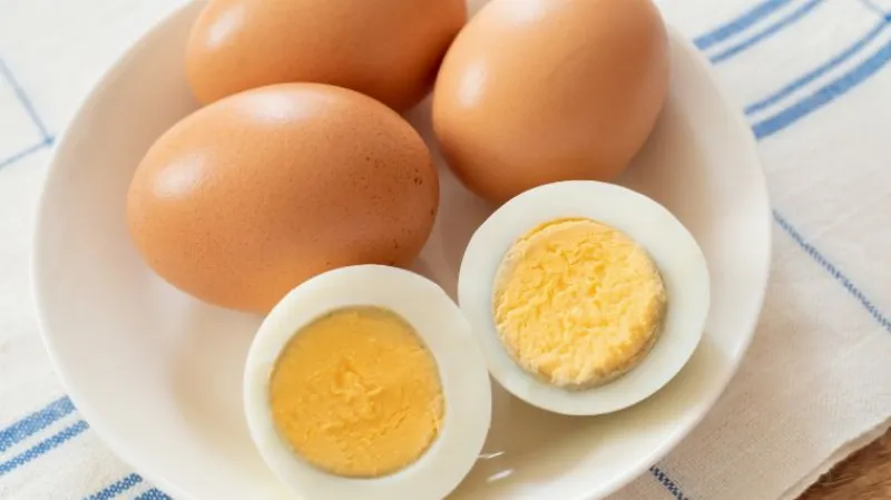 Lợi ích của việc ăn trứng gà luộc